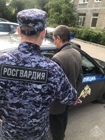 Сотрудники вневедомственной охраны Росгвардии задержали подозреваемого в совершении кражи