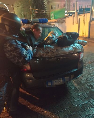 В Калининградской области сотрудники вневедомственной охраны задержали гражданина, угрожавшего ножом персоналу и посетителям магазина 