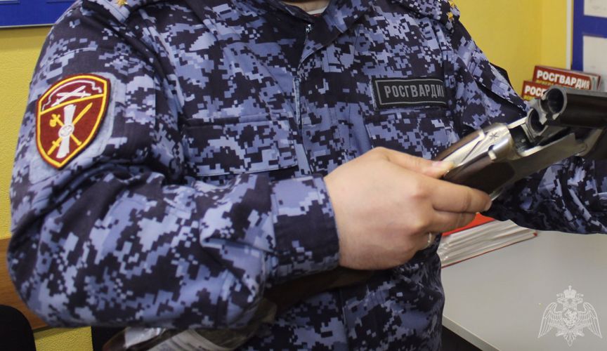 Сотрудники Росгвардии напоминают калининградцам о сроках регистрационных действий с оружием