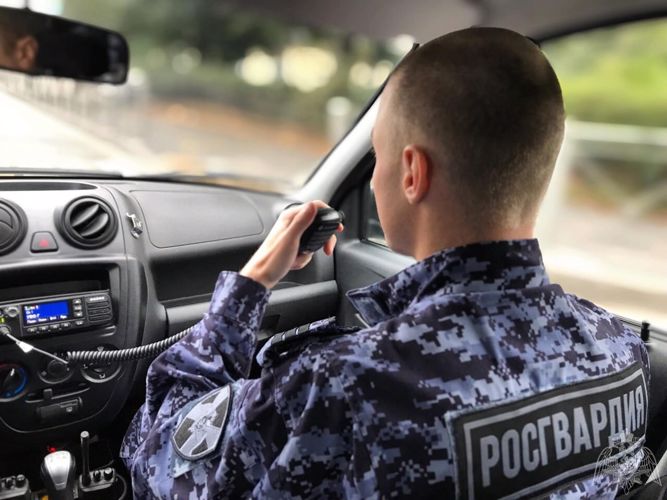 Сотрудники Росгвардии задержали двух калининградцев, устроивших дебош в кафе 