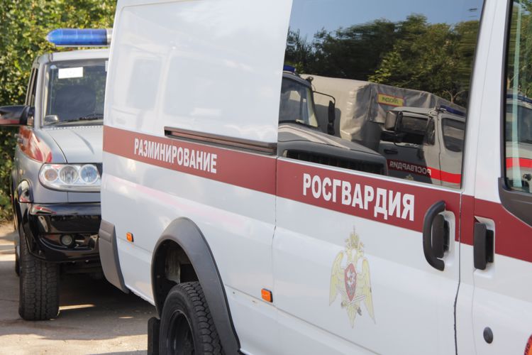 В Калининграде сотрудники ОМОН обследовали подозрительные предметы