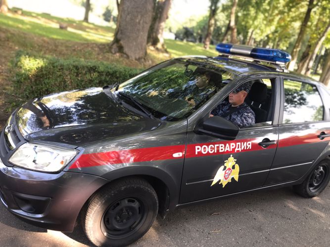В Калининграде сотрудники Росгвардии задержали гражданина, совершившего кражу в супермаркете 