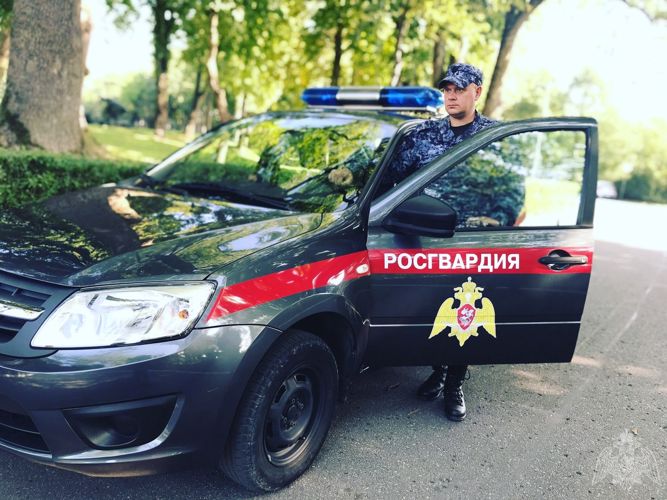 В Калининграде сотрудники Росгвардии задержали семейную пару, совершившую хищение товара 