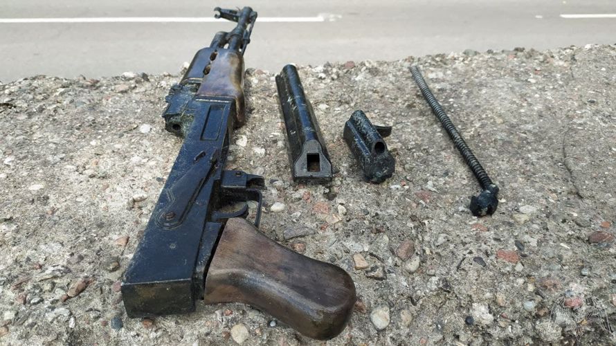 В Калининграде выловленный рыбаком автомат АК-47 оказался макетом 