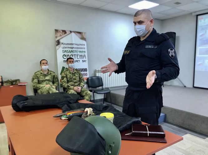 В Калининграде росгвардейцы провели профилактическое занятие по антитеррористической безопасности