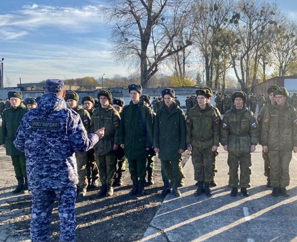 В Калининграде росгвардейцы пригласили на службу по контракту моряков Балтийского флота