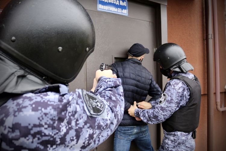 В Калининграде наряд вневедомственной охраны Росгвардии задержал гражданина, повредившего имущество медицинского центра