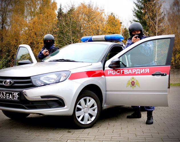 Сотрудники Росгвардии задержали калининградца, угрожавшего пистолетом продавцу