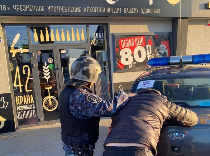 Сотрудники Росгвардии задержали мужчину, угрожавшего пистолетом калининградцу