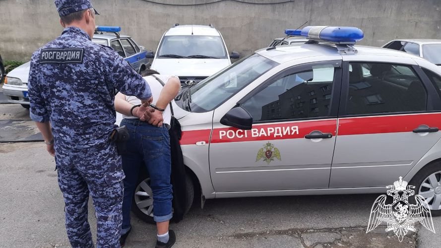 В Багратионовске сотрудники Росгвардии и ГИБДД задержали граждан, которые  пытались скрыться с места ДТП