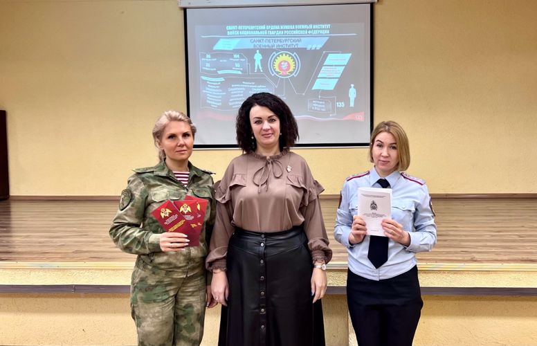 В Калининградской области росгвардейцы провели урок профориентации для школьников