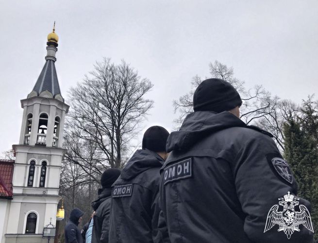 Сотрудники калининградского ОМОН Росгвардии почтили память погибшего сослуживца