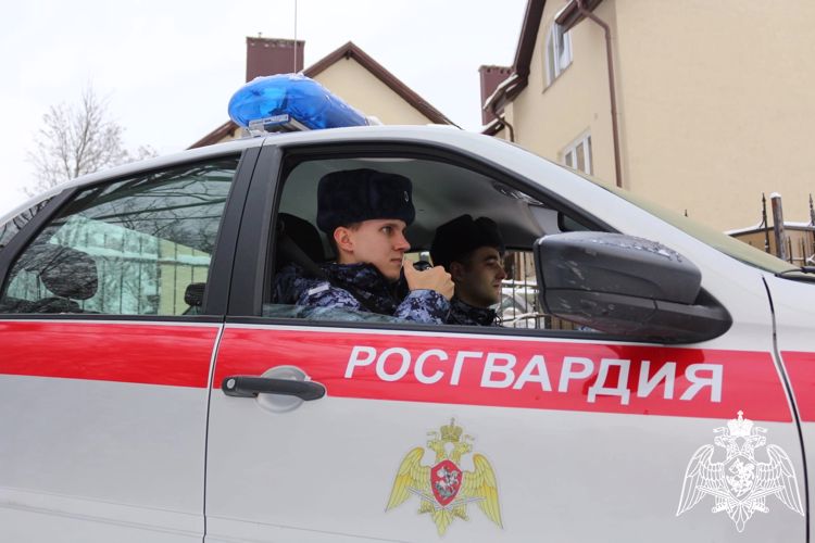 Сотрудники Росгвардии задержали калининградку, совершившую кражу сыра из магазина