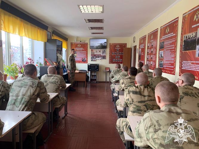 В Калининградском специальном моторизованном полку Росгвардии проходят уроки мужества, посвящённые Победе в Сталинградской битве