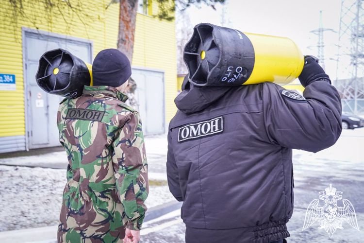 Водолазы калининградского СОБР Росгвардии тренировались в противодиверсионной борьбе