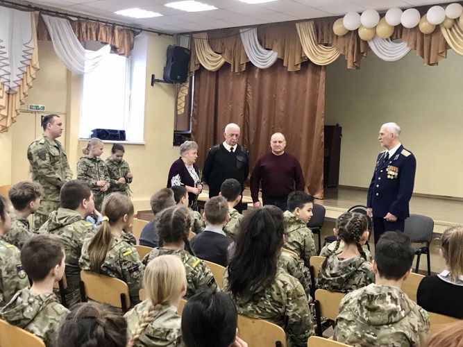 Сотрудники и военнослужащие Росгвардии проводят «Неделю мужества» для школьников Калининградской области 