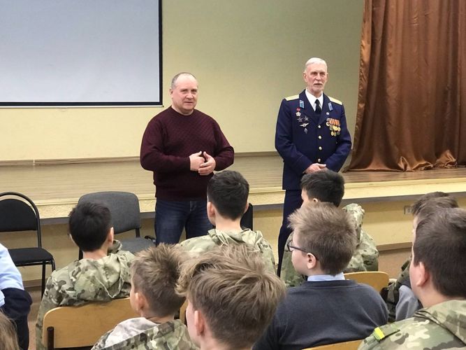 Сотрудники и военнослужащие Росгвардии проводят «Неделю мужества» для школьников Калининградской области 