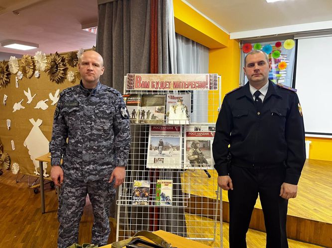 В Калининграде сотрудники Росгвардии продолжают проводить «Уроки мужества» для школьников