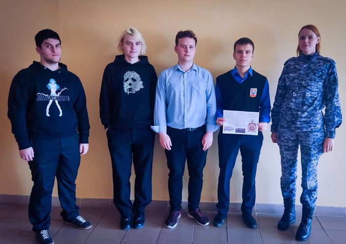 В Калининграде сотрудники Росгвардии продолжают проводить «Уроки мужества» для школьников