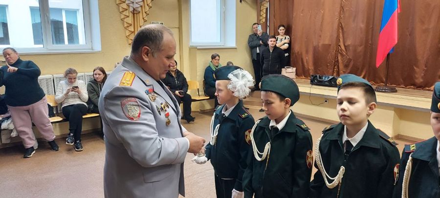 Офицеры и ветераны Управления Росгвардии по Калининградской области приняли участие в церемонии принятия присяги кадет подшефного класса