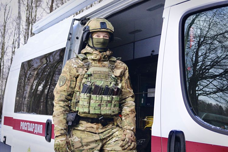 Сотрудники ОМОН Росгвардии обследовали подозрительный предмет, обнаруженный в Калининграде