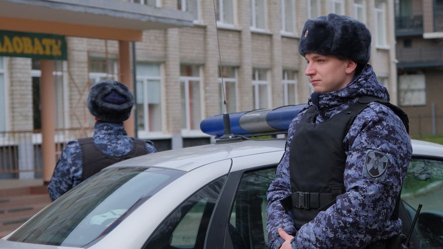Сотрудники Росгвардии задержали калининградца, угрожавшего персоналу бильярдного зала в городе Гусеве