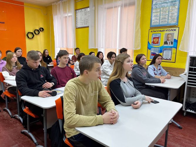 Сотрудники Росгвардии провели урок профориентации для школьников Калининградской области
