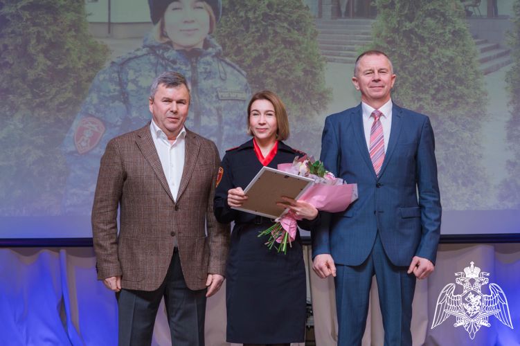 В Калининградской области сотрудницы Росгвардии приняли участие в торжественном мероприятии