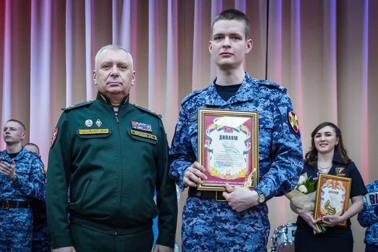 Росгвардеец из Калининграда стал победителем смотра-конкурса «Солдаты антитеррора», который прошел в Санкт-Петербурге