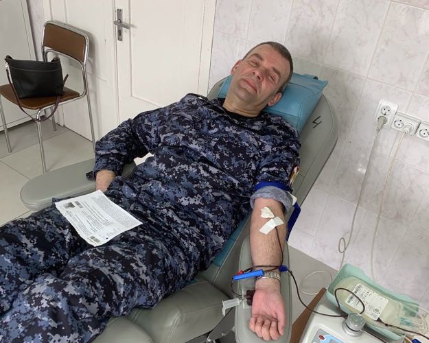 В Калининграде сотрудники Росгвардии приняли участие в донорской акции