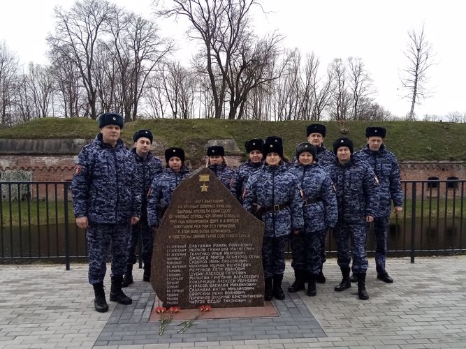 В Калининграде росгвардейцы принимают участие в мероприятиях, приуроченных ко Дню взятия Кёнигсберга