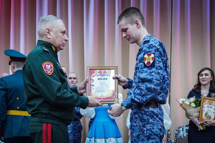 Росгвардеец из Калининграда стал победителем смотра-конкурса «Солдаты антитеррора», который прошел в Санкт-Петербурге