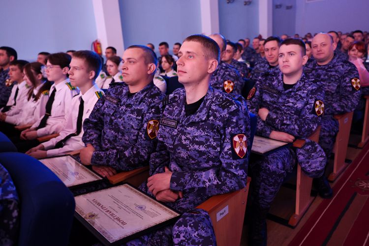 В Калининграде отметили 80-ю годовщину специального моторизованного полка Росгвардии