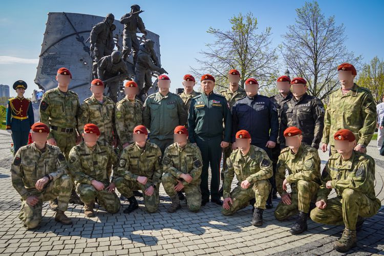 Калининградские сотрудники Росгвардии обсудили поддержку участников СВО на совете краповых беретов в Санкт-Петербурге 