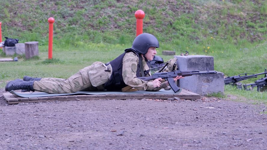 Калининградские сотрудники и военнослужащие Росгвардии сдали зачёты за зимний период подготовки