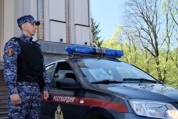 В Калининграде сотрудники Росгвардии поддержали Всероссийскую акцию Бессмертный автополк»     