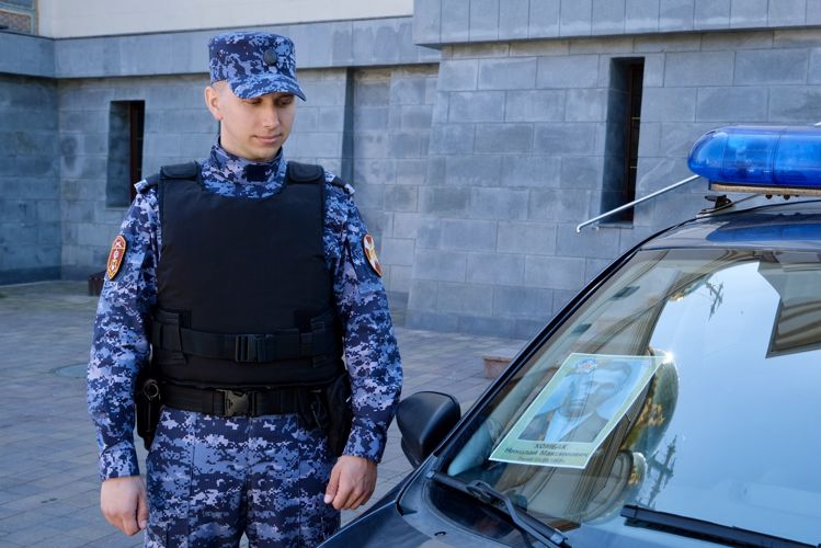 В Калининграде сотрудники Росгвардии поддержали Всероссийскую акцию Бессмертный автополк»     