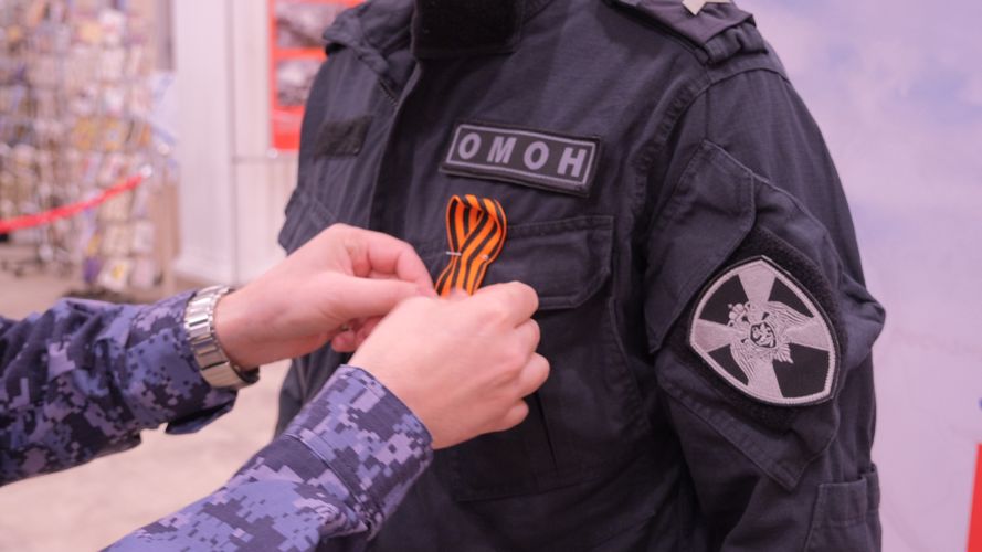 Калининградские росгвардейцы присоединились к акции «Георгиевская ленточка»