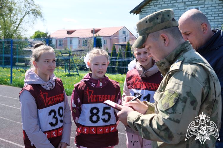 Росгвардейцы организовали для учеников подшефных классов   «День спорта» в городе Мамоново