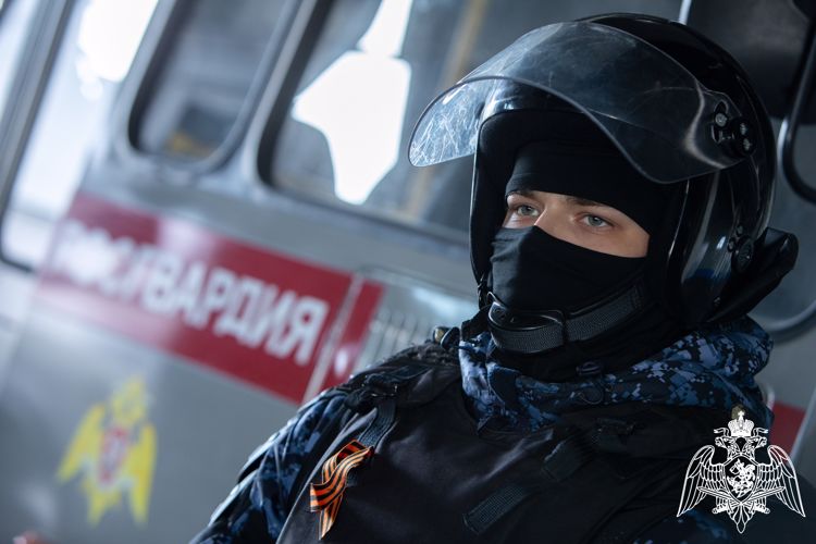 Росгвардейцы обеспечили безопасность на футбольном матче   «Балтика» - «Кубань»