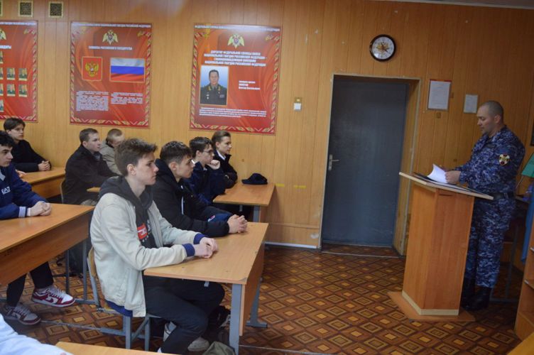 В специальном моторизованном полку Северо-Западного округа Росгвардии прошла экскурсия для калининградских школьников