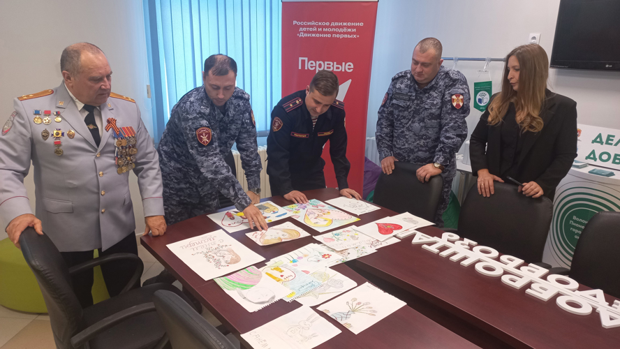 Сотрудники и ветераны Росгвардии посетили подшефный кадетский класс