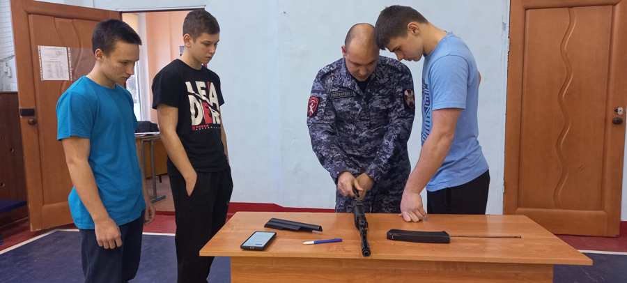 В Калининграде росгвардейцы выступили в роли жюри на соревнованиях, посвященных Дню Конституции Российской Федерации 