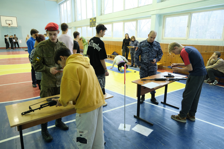 В Калининграде росгвардейцы выступили в роли жюри на соревнованиях, посвященных Дню Конституции Российской Федерации 