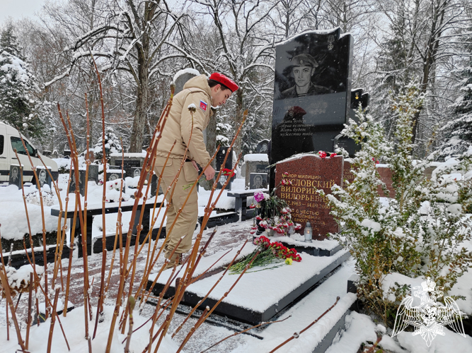 В Калининграде росгвардейцы почтили память Вилория Бусловского — бывшего командира СОБР, погибшего при исполнении служебного долга