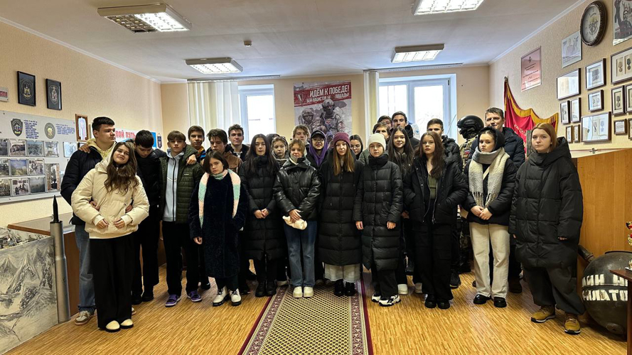 Росгвардейцы провели урок мужества для калининградских школьников 