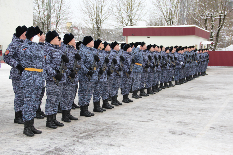 В Калининграде 52 новобранца полка Росгвардии приняли присягу