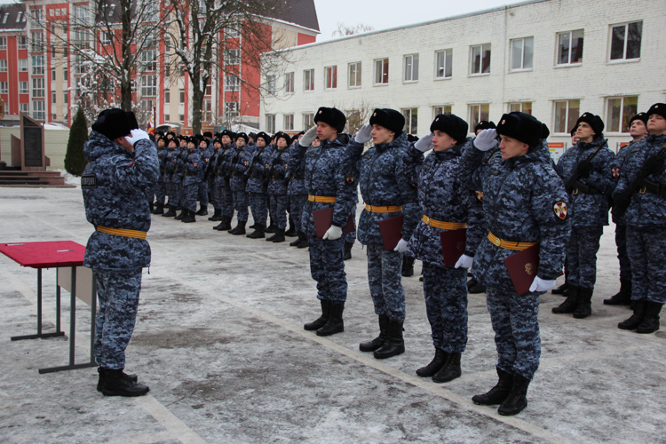 В Калининграде 52 новобранца полка Росгвардии приняли присягу
