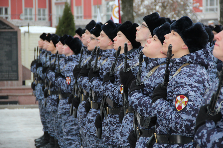 В Калининграде 52 новобранца полка Росгвардии приняли присягу