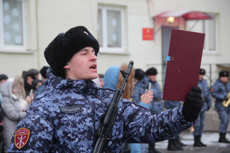 Более 40 калининградцев стали военнослужащими полка Росгвардии